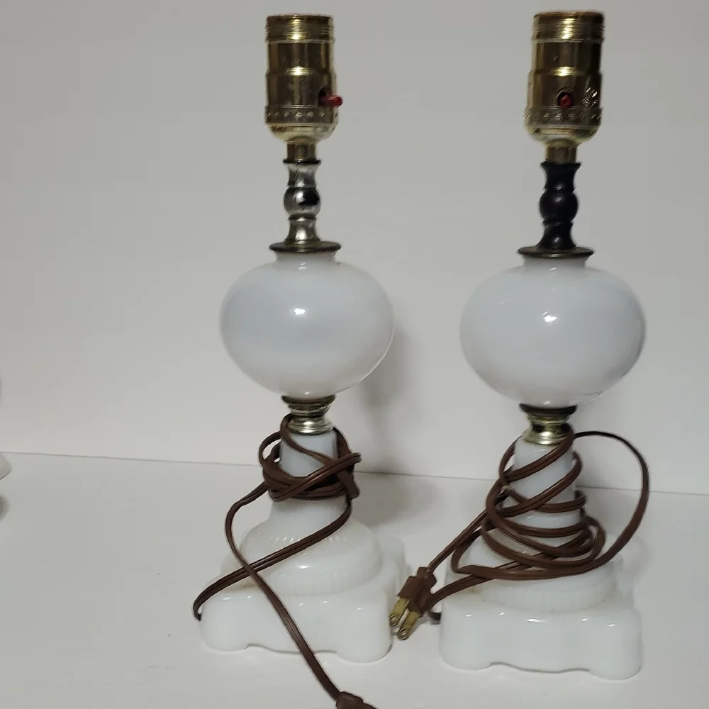 Vintage Hand Painted Boudoir White Milk Glass Table Lamps~Pair - Picture 5 of 7